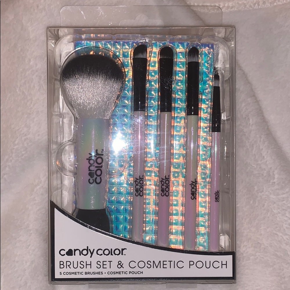 5 Brush Makeup Set w/ Holographic Pouch